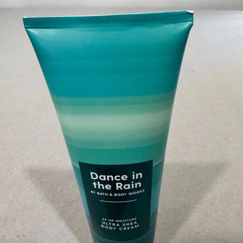 Bath & Body Works Body Cream Women 8oz Dance in the Rain Ultra Shea Fresh Rain